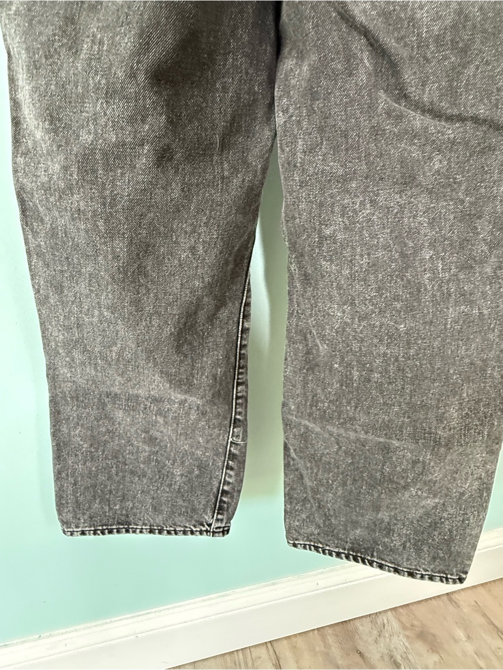 Express 90’S Ankle Boot Midrise Women's Distressed Black Wash Jeans Size 2 - Picture 9 of 10